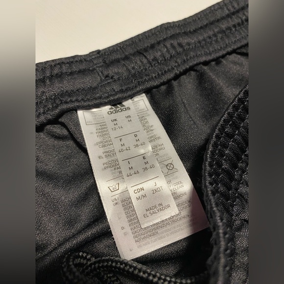 Adidas Women’s Aeroready Shorts - Picture 3 of 5